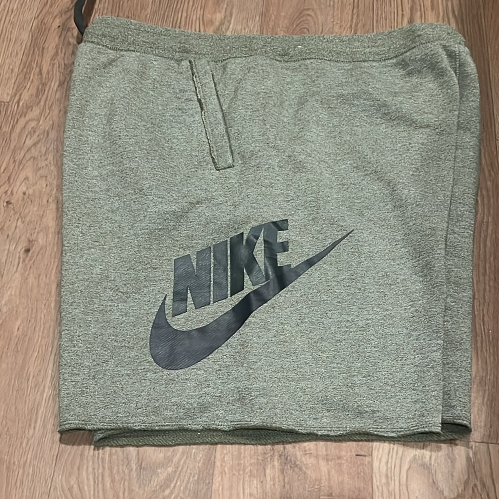 Nike shorts XL